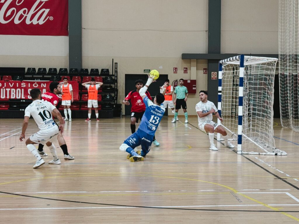 Imagen principal de la crónica del partido entre Sporting FS La Nucía y Zambú CFS Pinatar.